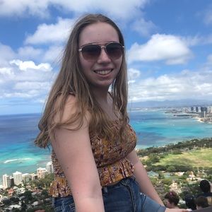 Meet your Posher, Christy